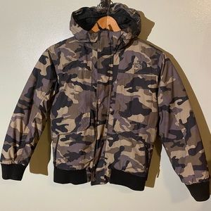 Boys Camouflage NorthFace, M (10-12)